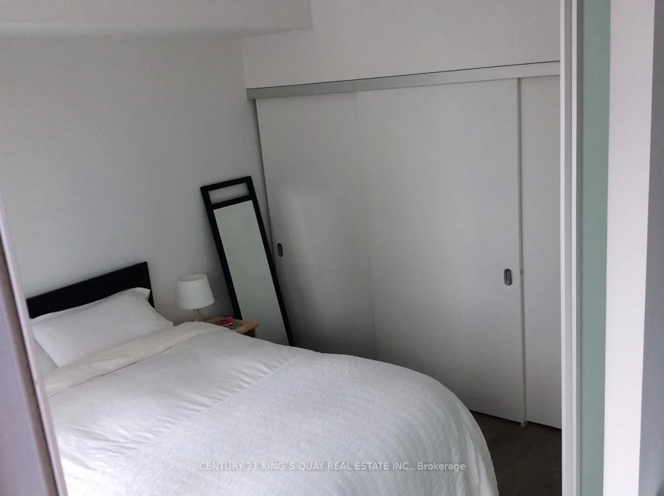 Photo 15 of Unit 1405, 75 St. Nicholas Street, Toronto, Bay Street Corridor — HOMEH