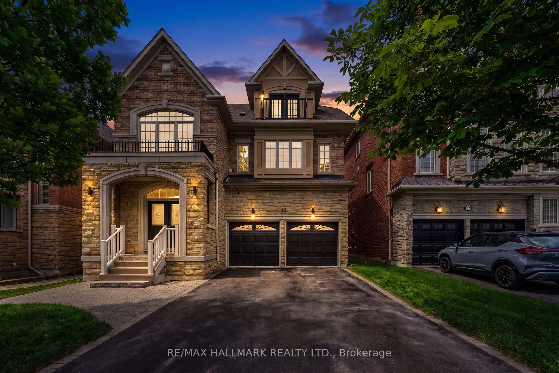 Photo 2 of 42 Yarden Drive, Vaughan, Patterson — HOMEH