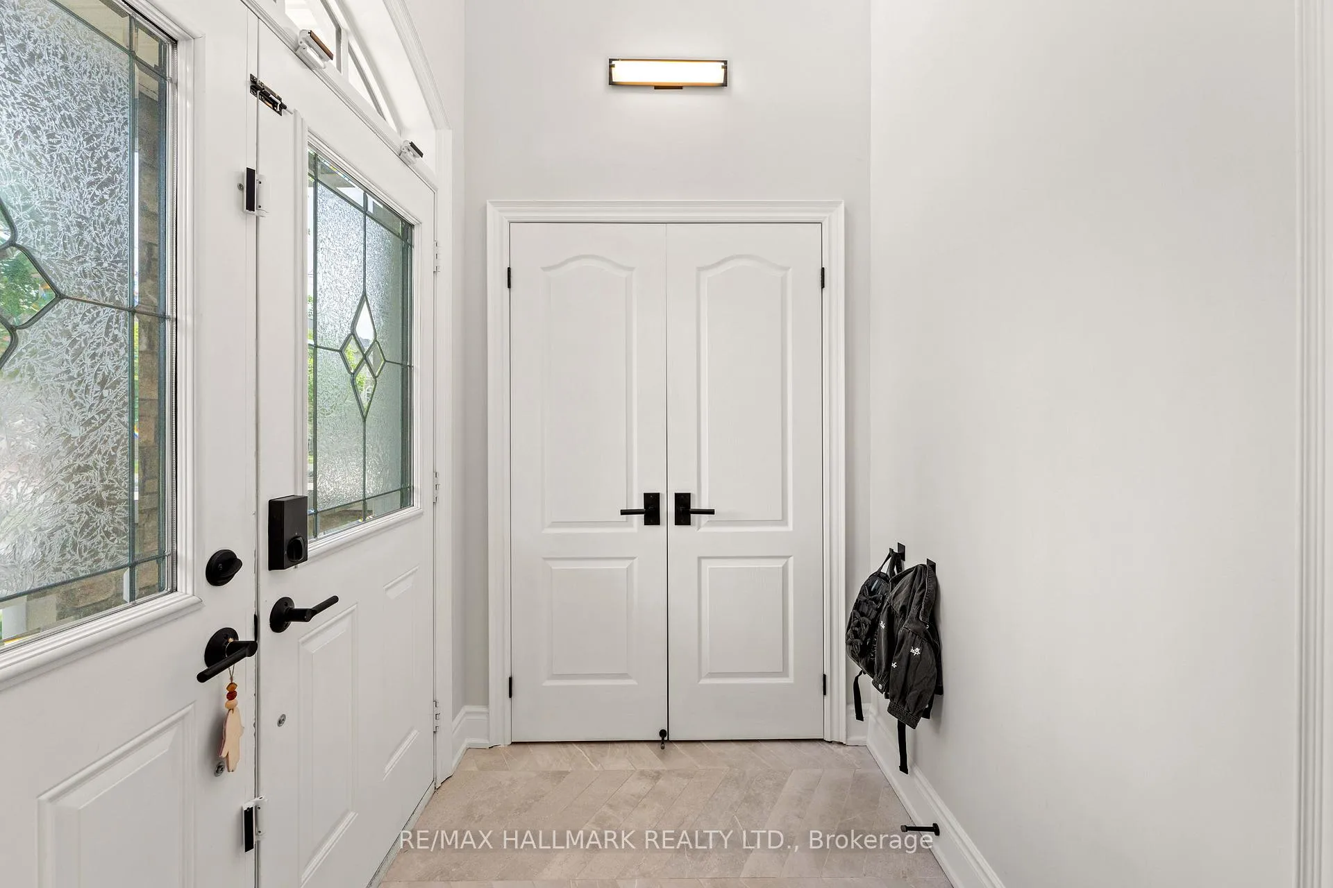 Photo 5 of 42 Yarden Drive, Vaughan, Patterson — HOMEH