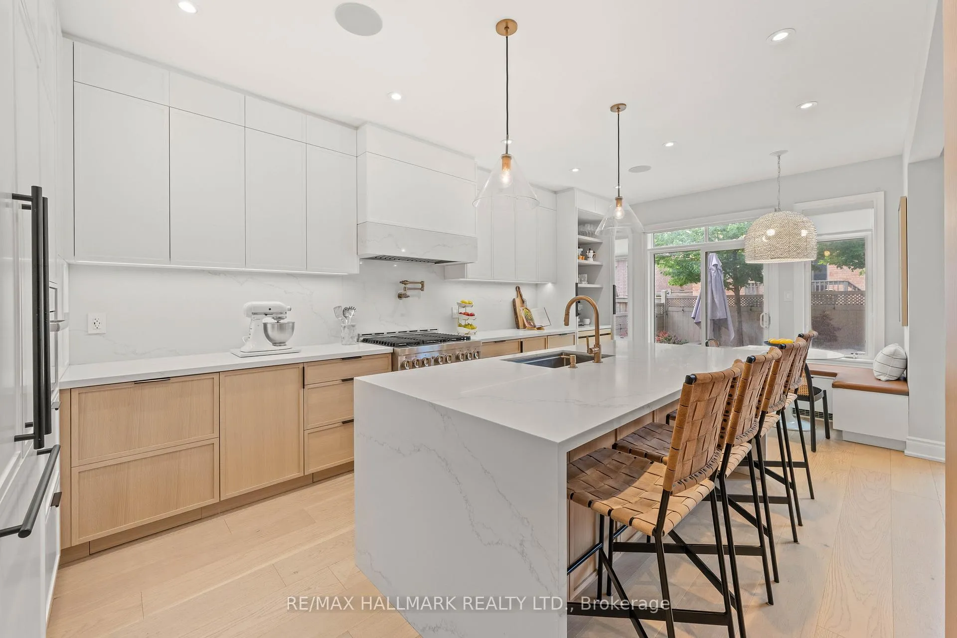 Photo 8 of 42 Yarden Drive, Vaughan, Patterson — HOMEH