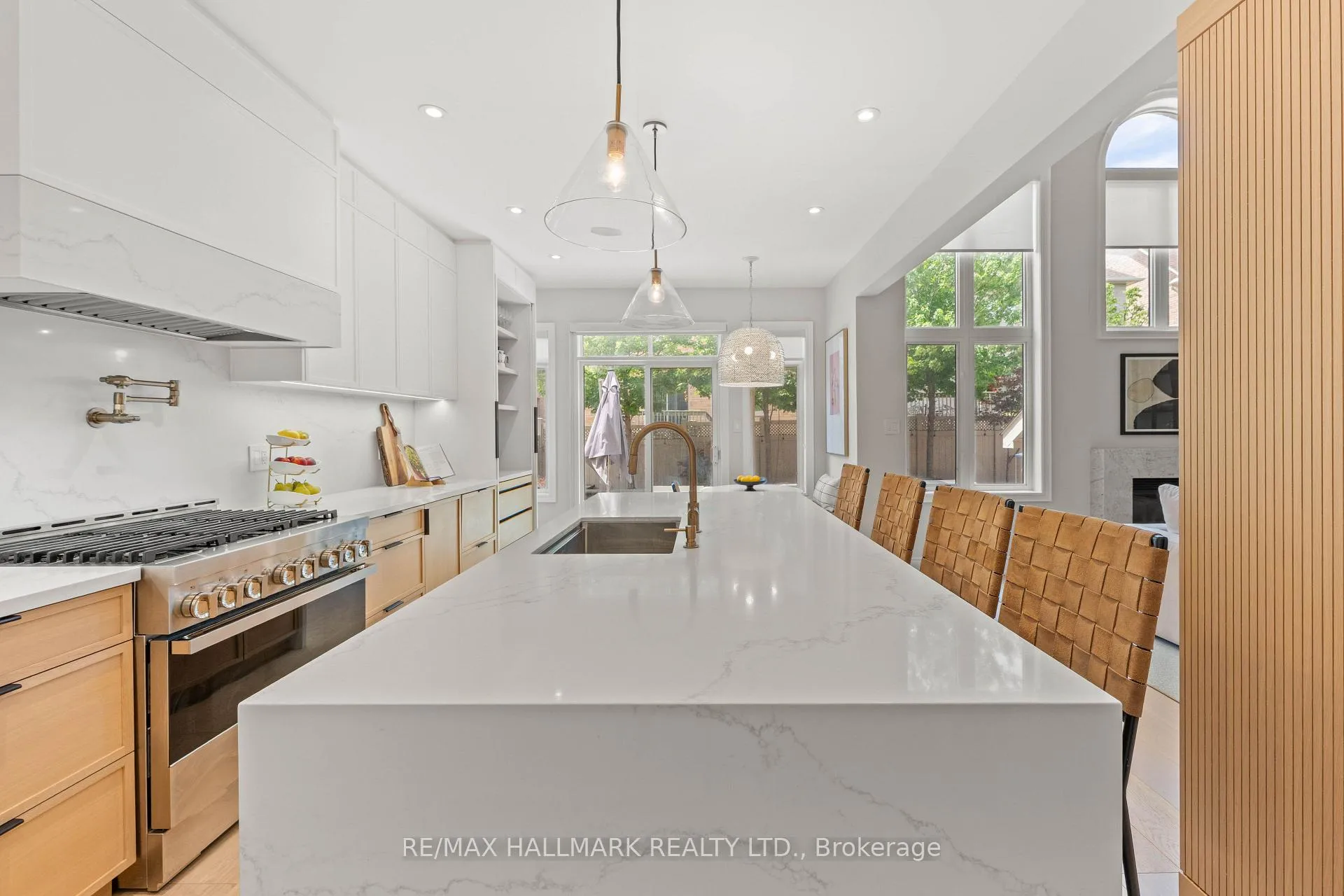 Photo 9 of 42 Yarden Drive, Vaughan, Patterson — HOMEH