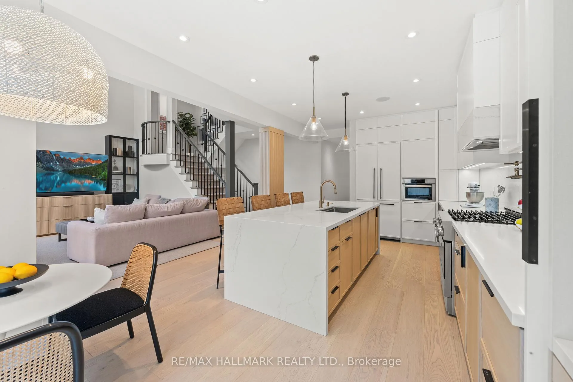 Photo 12 of 42 Yarden Drive, Vaughan, Patterson — HOMEH