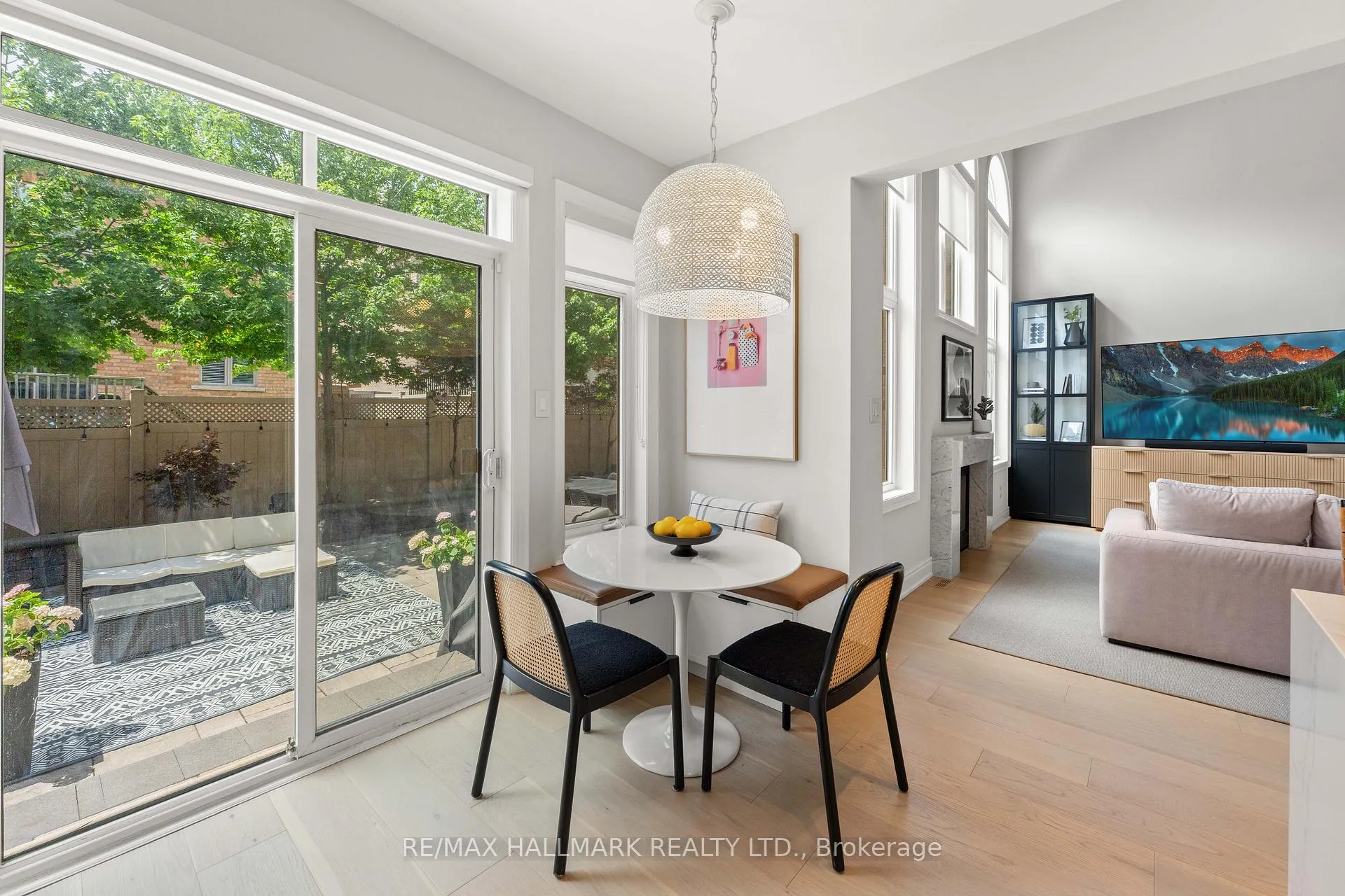 Photo 13 of 42 Yarden Drive, Vaughan, Patterson — HOMEH
