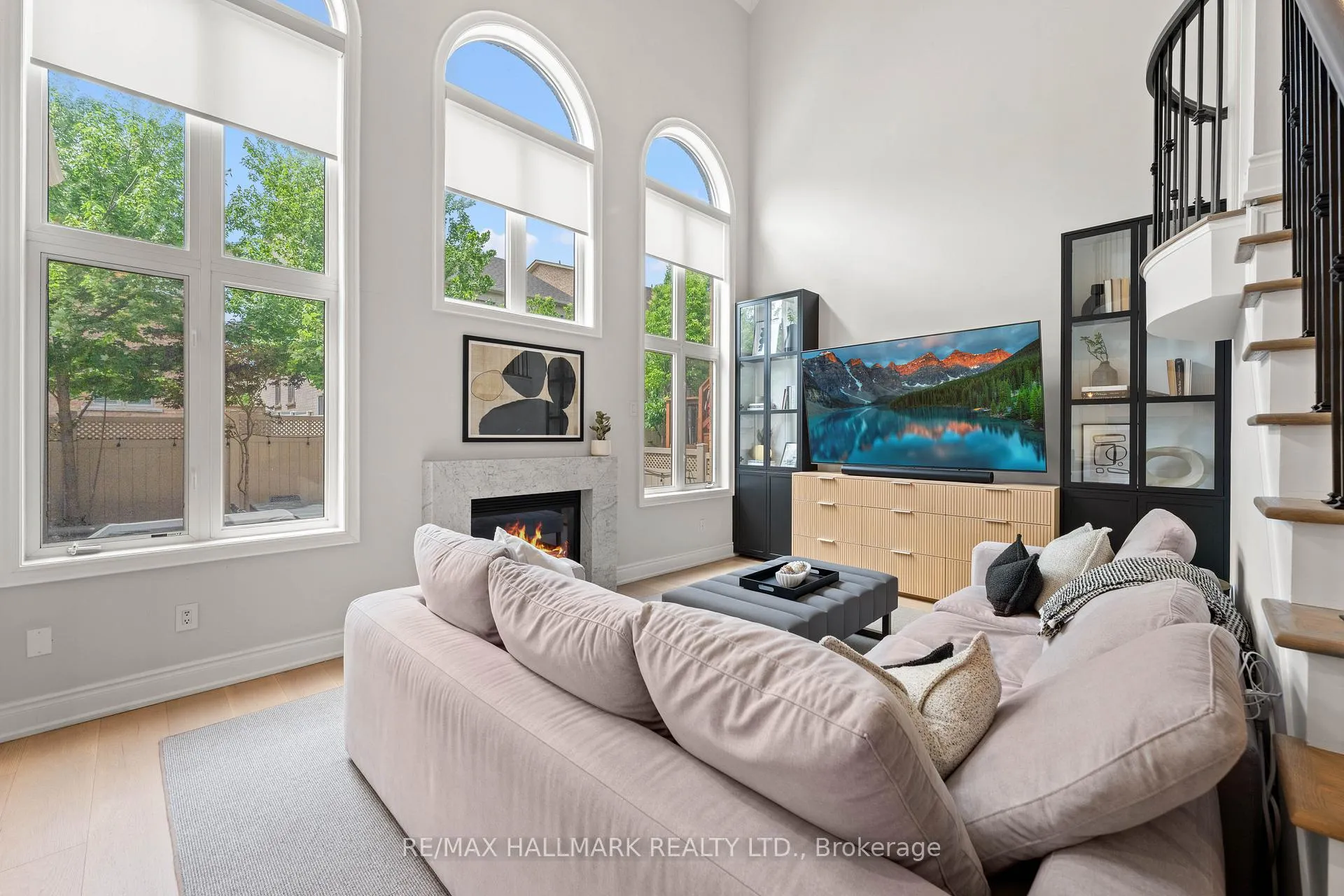 Photo 15 of 42 Yarden Drive, Vaughan, Patterson — HOMEH