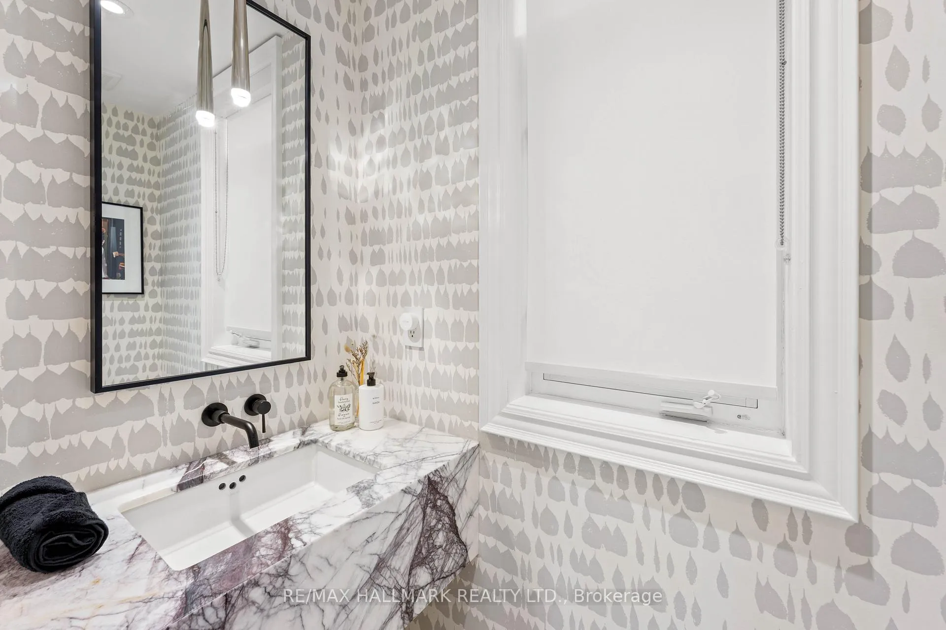 Photo 17 of 42 Yarden Drive, Vaughan, Patterson — HOMEH
