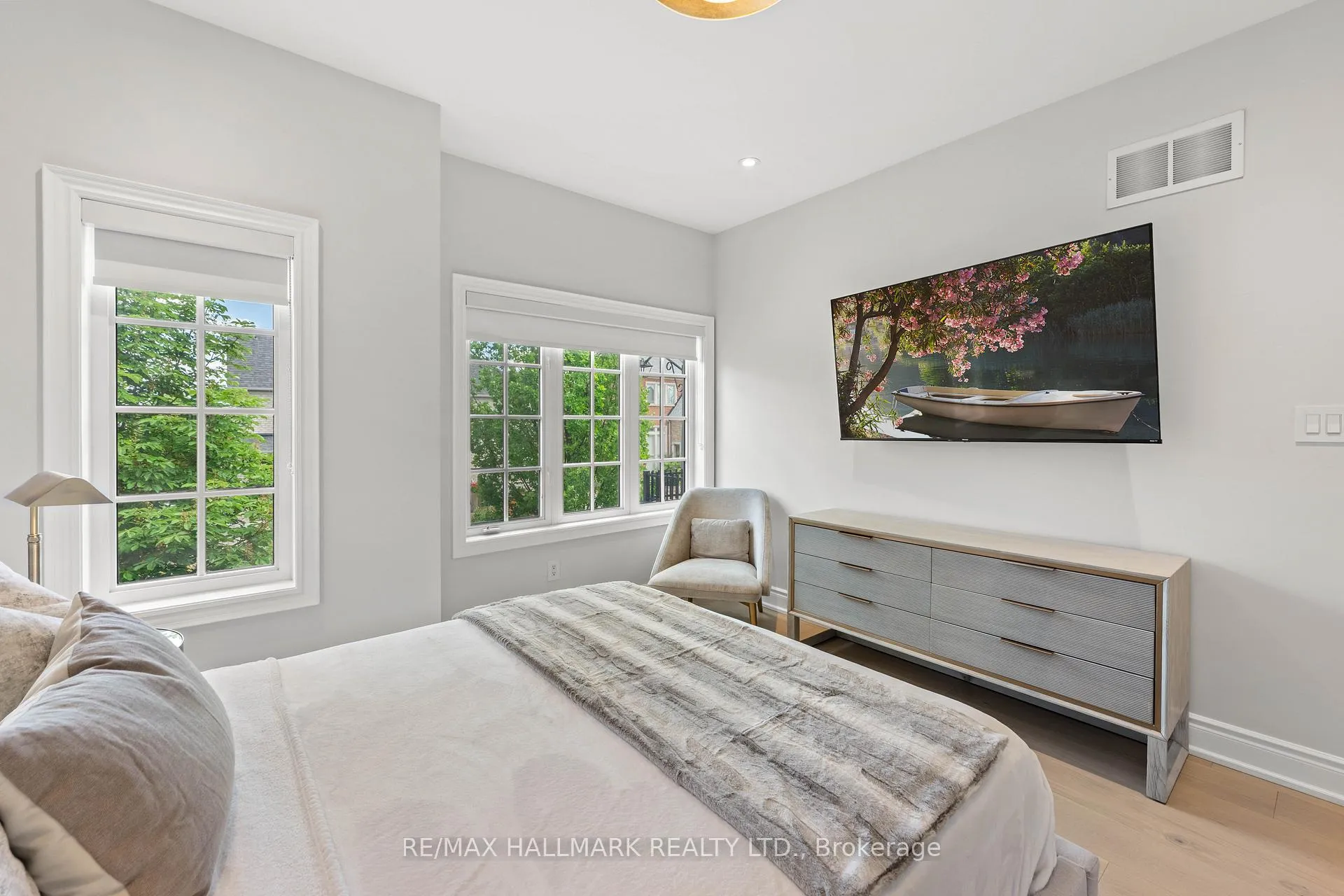 Photo 29 of 42 Yarden Drive, Vaughan, Patterson — HOMEH