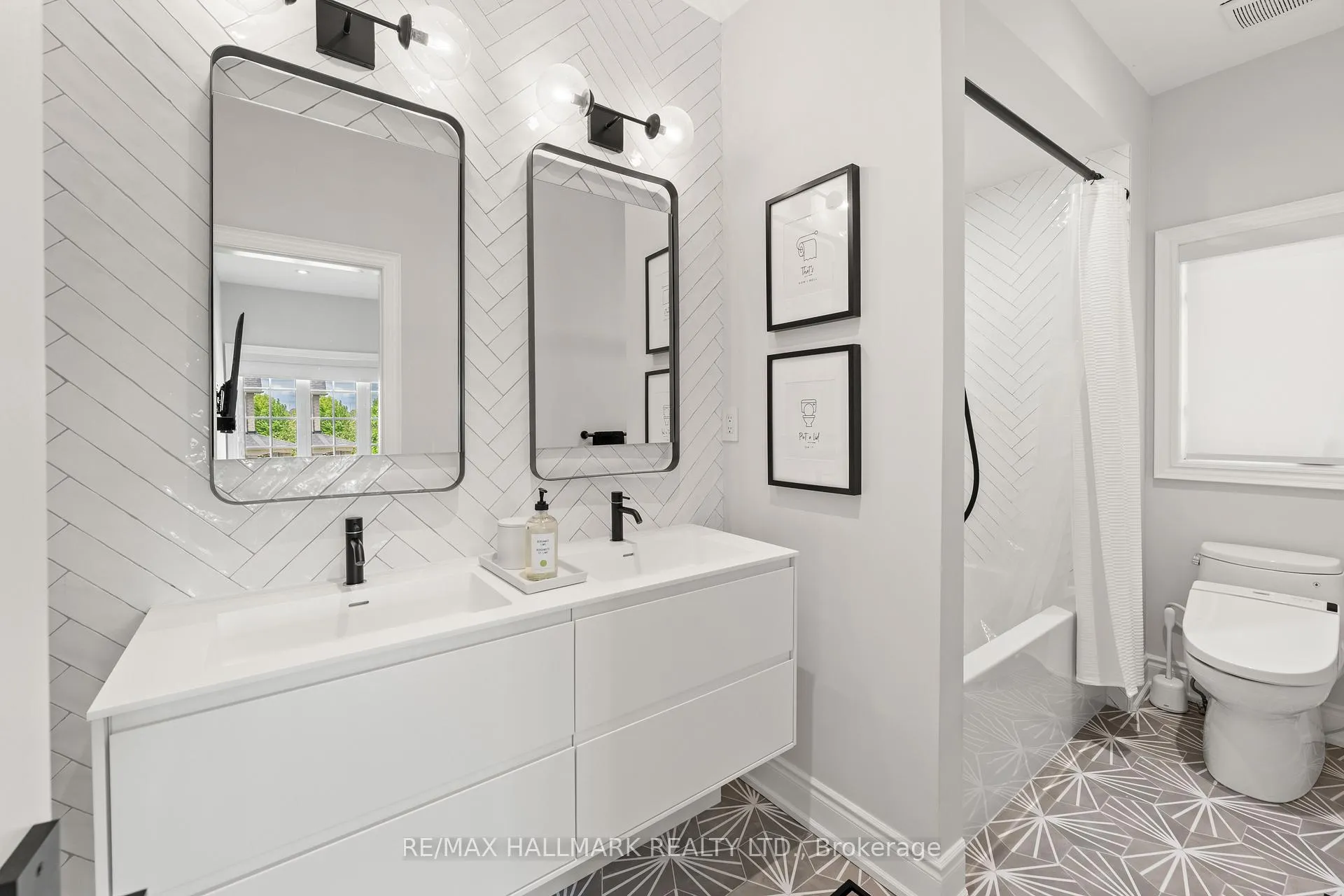 Photo 36 of 42 Yarden Drive, Vaughan, Patterson — HOMEH