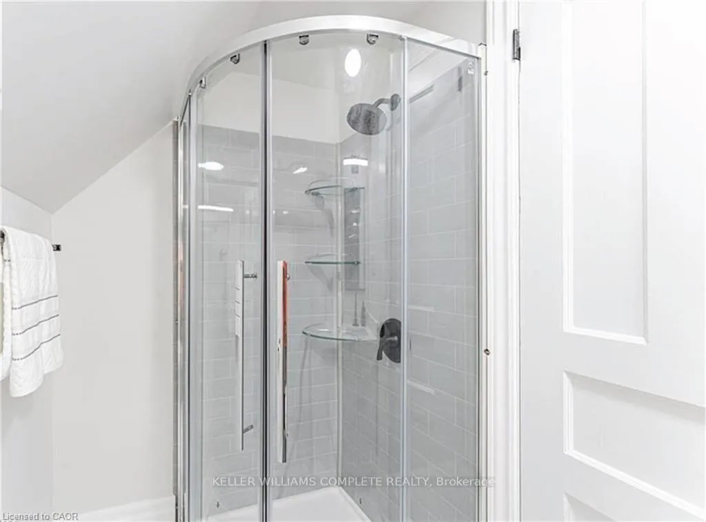 Photo 9 of Unit 3, 15 Barnesdale Avenue N, Hamilton, Stipley — HOMEH