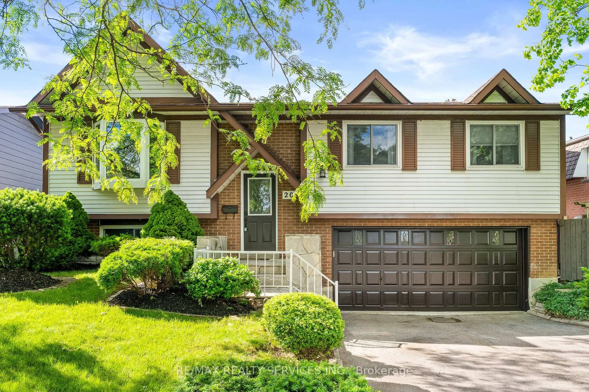 Photo 1 of 20 Linkdale Road, Brampton, Brampton North — HOMEH