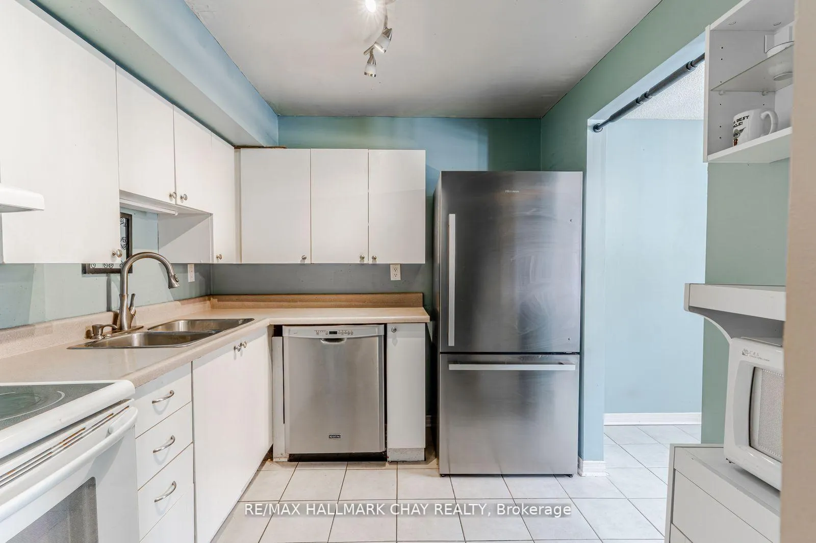 Photo 3 of Unit 8, 22 Meadow Lane, Barrie, Ardagh — HOMEH