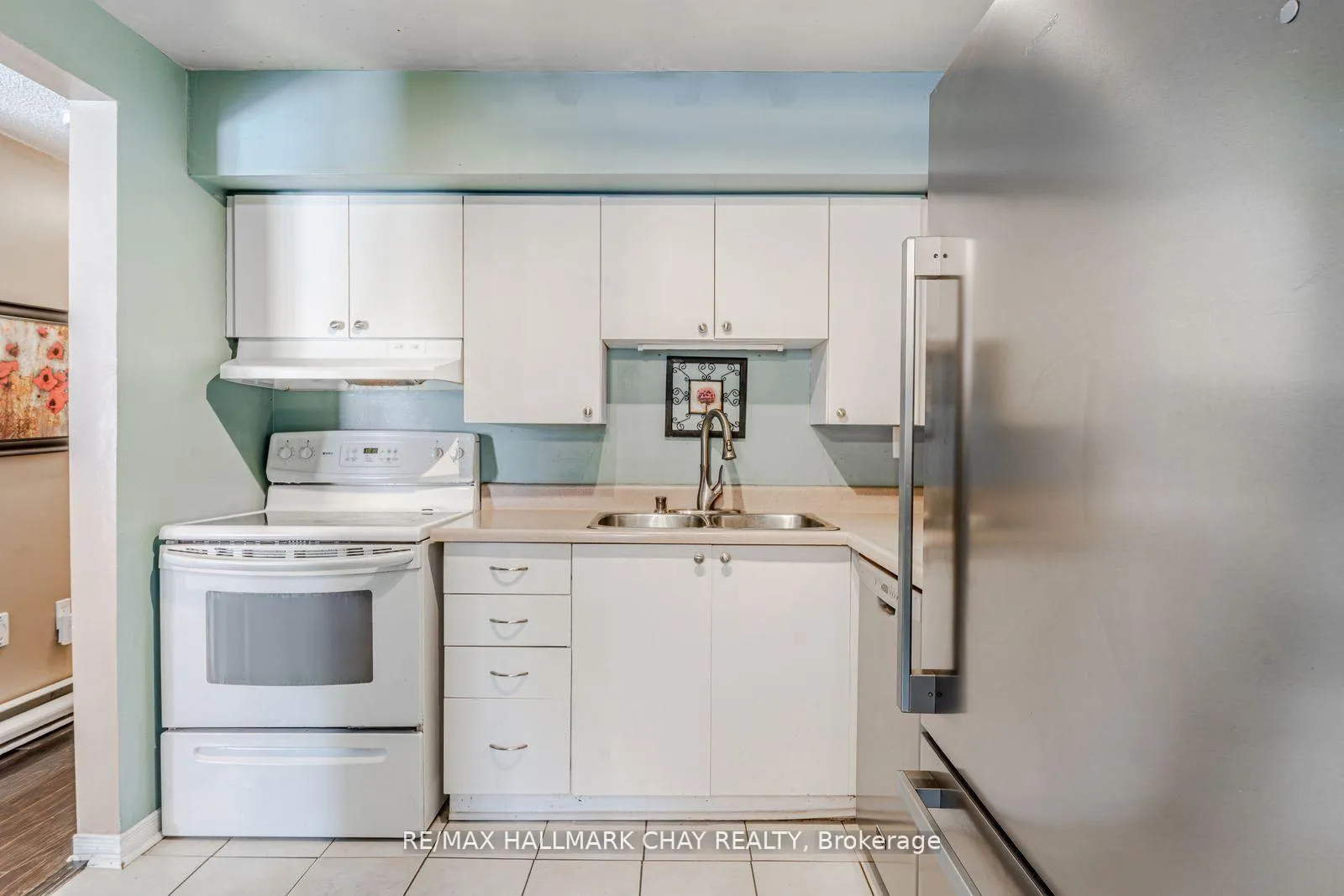 Photo 4 of Unit 8, 22 Meadow Lane, Barrie, Ardagh — HOMEH