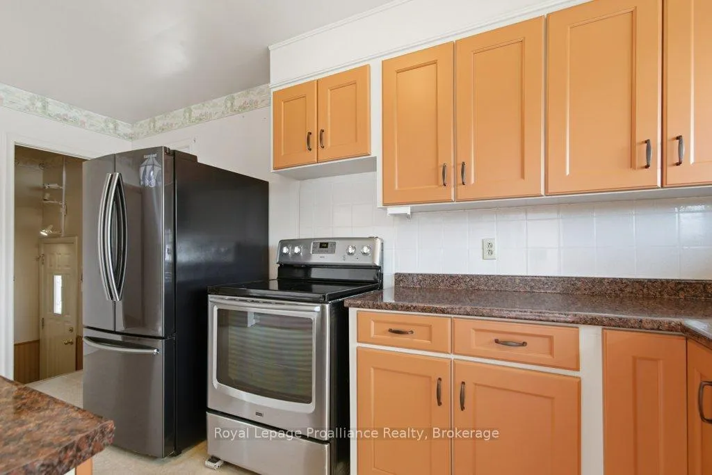 Photo 9 of 114 Rollins Drive, Belleville, Belleville Ward — HOMEH