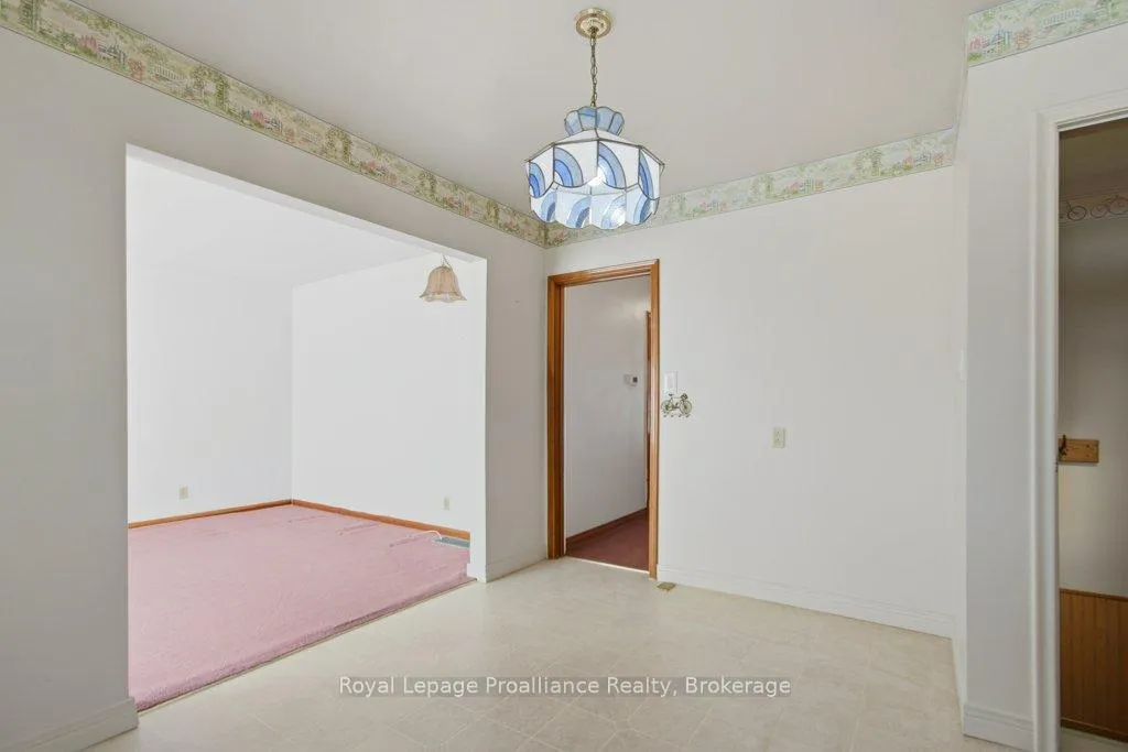 Photo 12 of 114 Rollins Drive, Belleville, Belleville Ward — HOMEH
