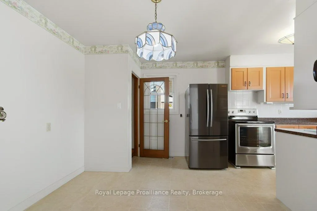 Photo 14 of 114 Rollins Drive, Belleville, Belleville Ward — HOMEH