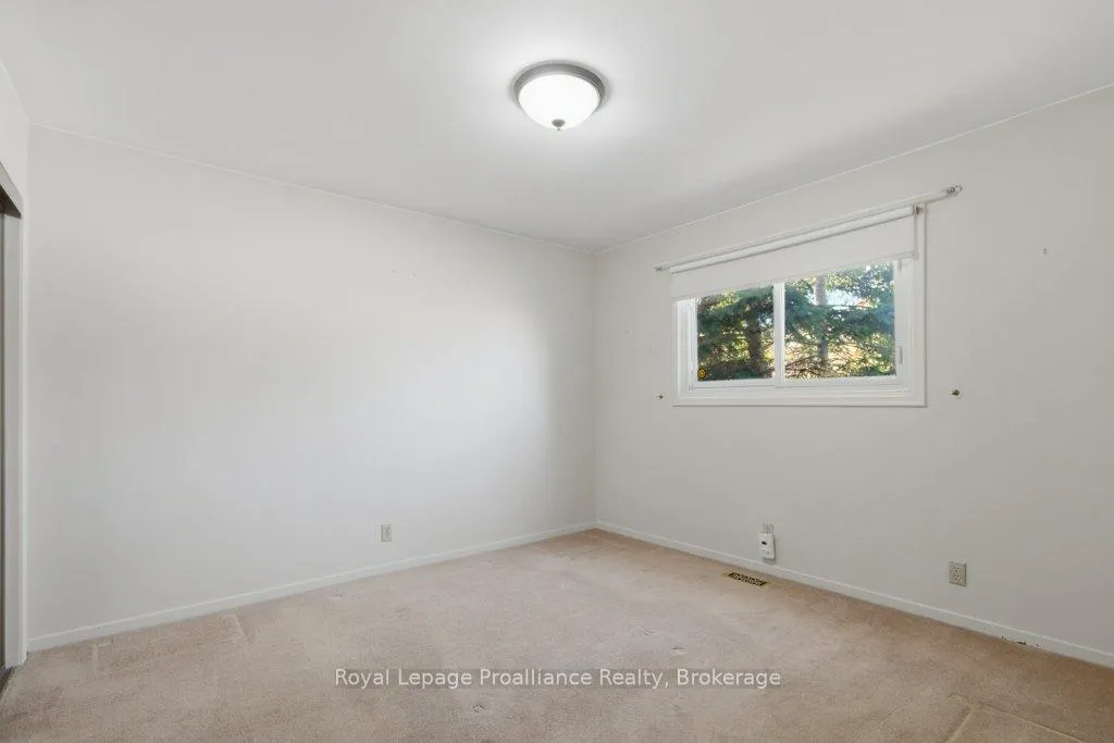 Photo 15 of 114 Rollins Drive, Belleville, Belleville Ward — HOMEH