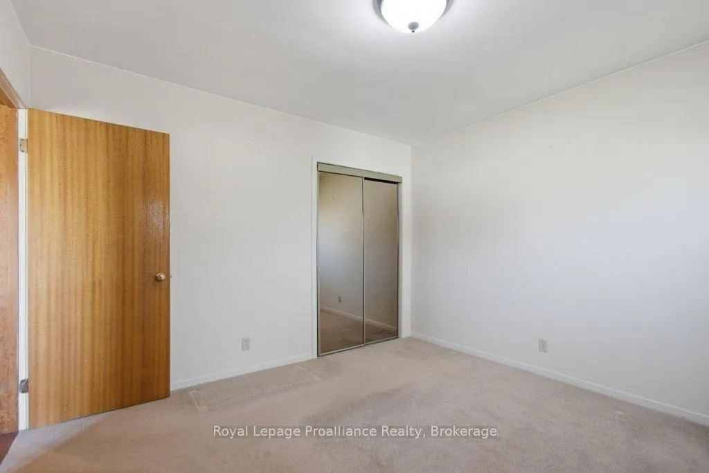 Photo 17 of 114 Rollins Drive, Belleville, Belleville Ward — HOMEH