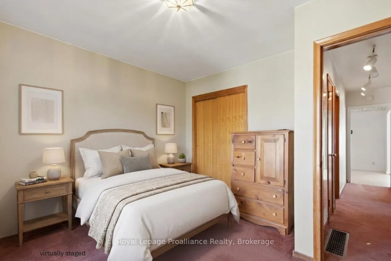 Photo 20 of 114 Rollins Drive, Belleville, Belleville Ward — HOMEH