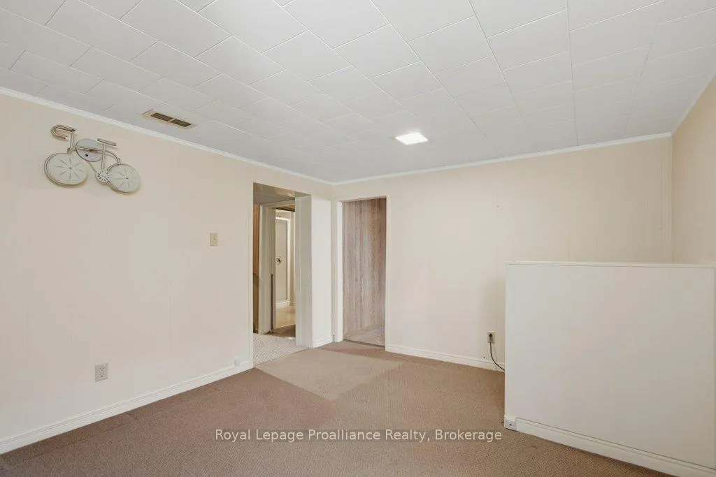 Photo 26 of 114 Rollins Drive, Belleville, Belleville Ward — HOMEH