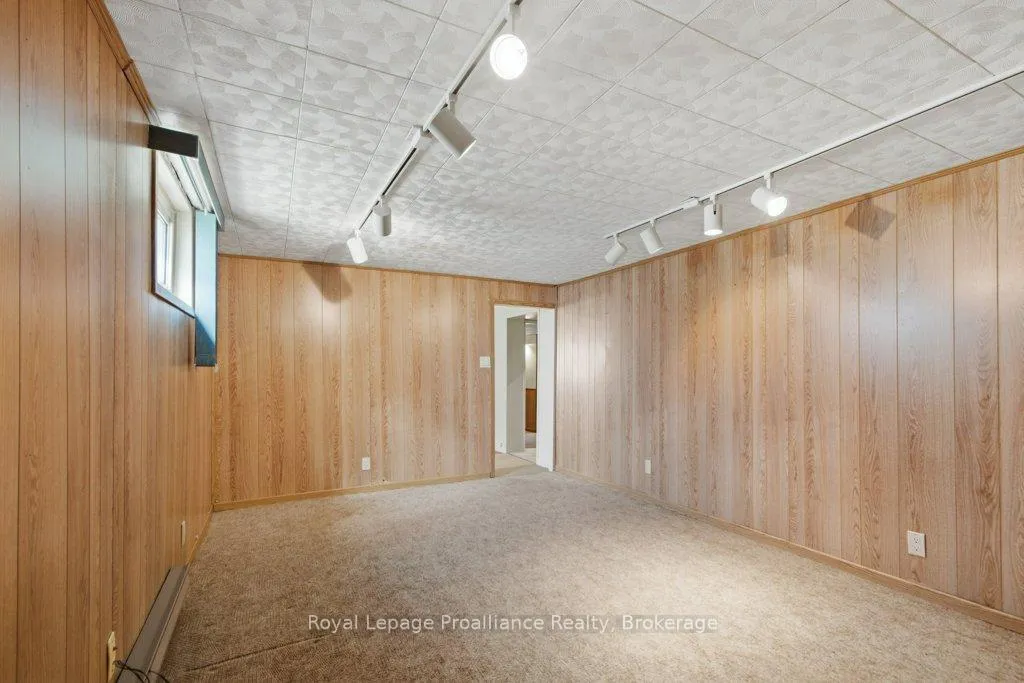 Photo 29 of 114 Rollins Drive, Belleville, Belleville Ward — HOMEH