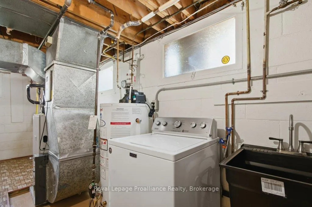 Photo 31 of 114 Rollins Drive, Belleville, Belleville Ward — HOMEH
