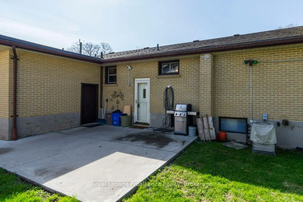 Photo 37 of 114 Rollins Drive, Belleville, Belleville Ward — HOMEH
