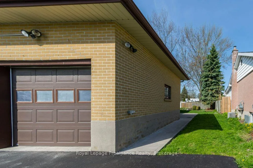 Photo 38 of 114 Rollins Drive, Belleville, Belleville Ward — HOMEH