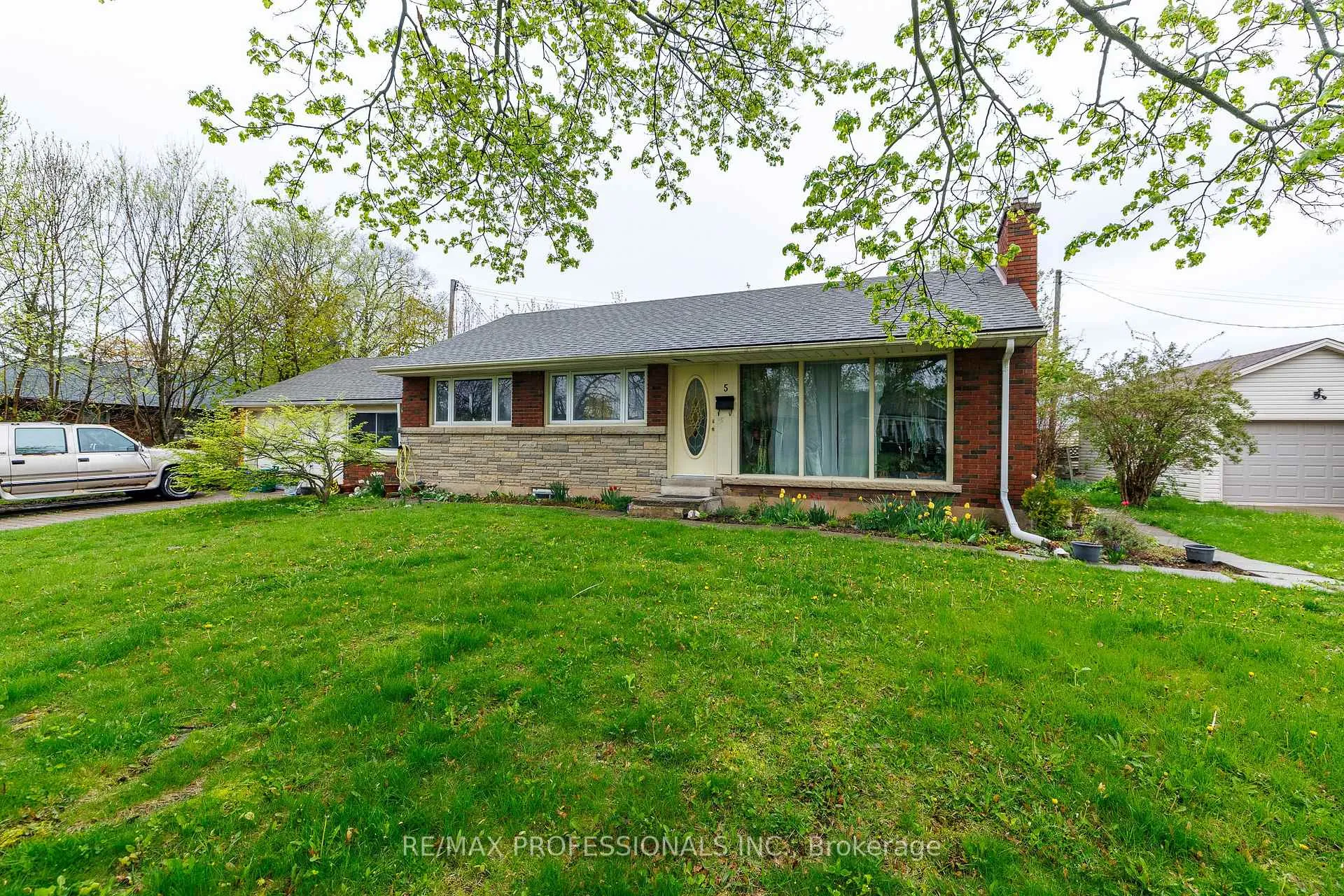Photo 1 of Unit BSMT, 5 Bryne Boulevard, Barrie, 400 West — HOMEH