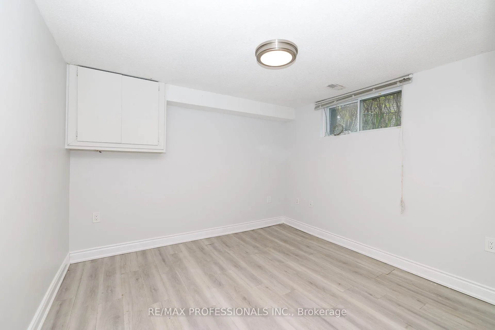 Photo 7 of Unit BSMT, 5 Bryne Boulevard, Barrie, 400 West — HOMEH