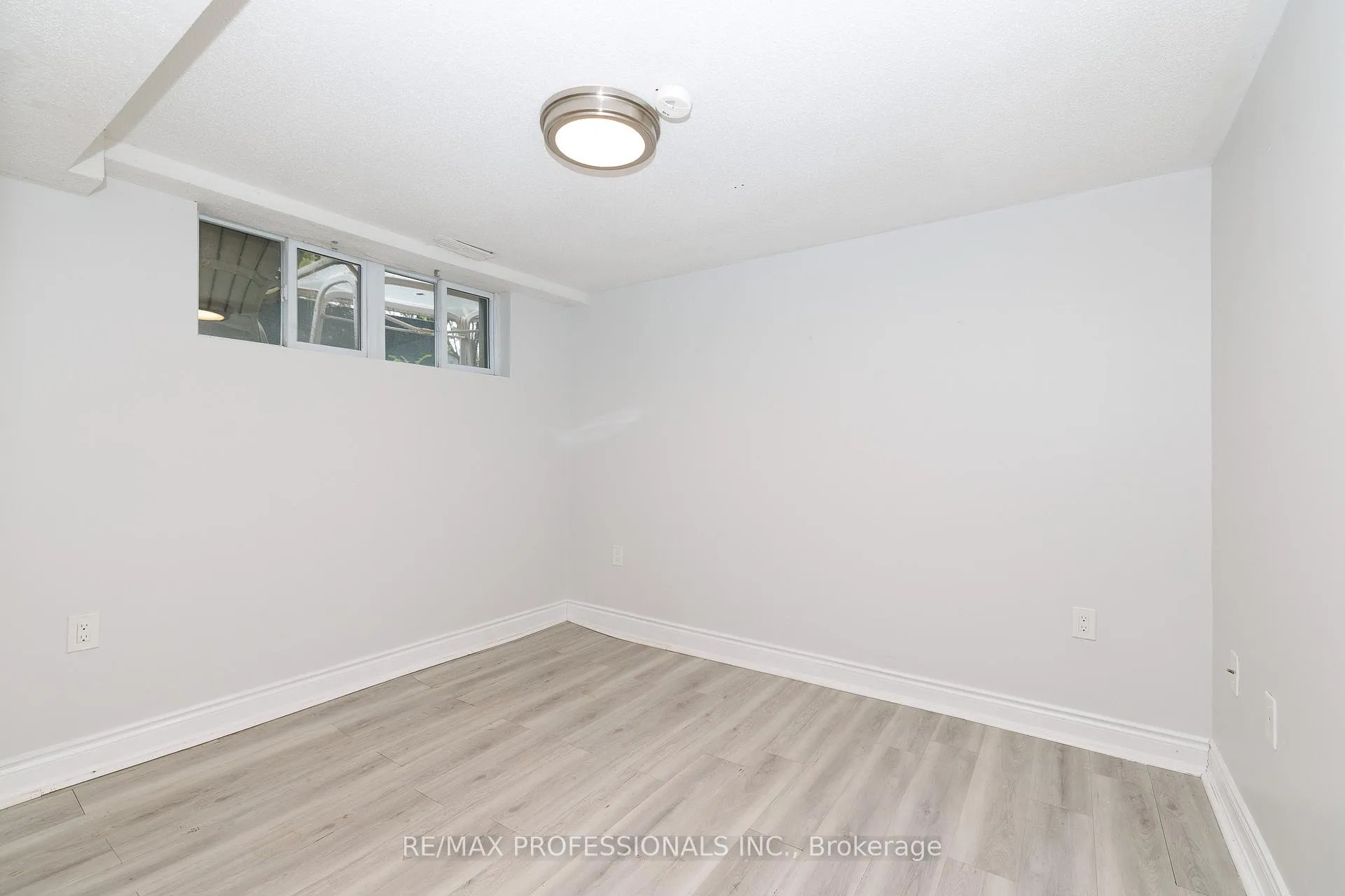 Photo 9 of Unit BSMT, 5 Bryne Boulevard, Barrie, 400 West — HOMEH