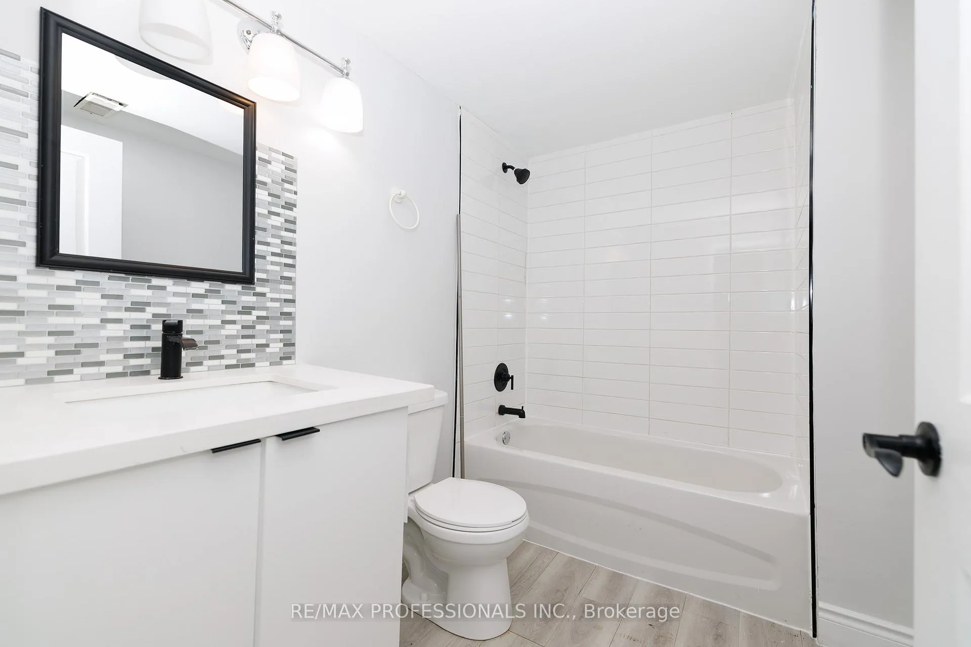 Photo 11 of Unit BSMT, 5 Bryne Boulevard, Barrie, 400 West — HOMEH