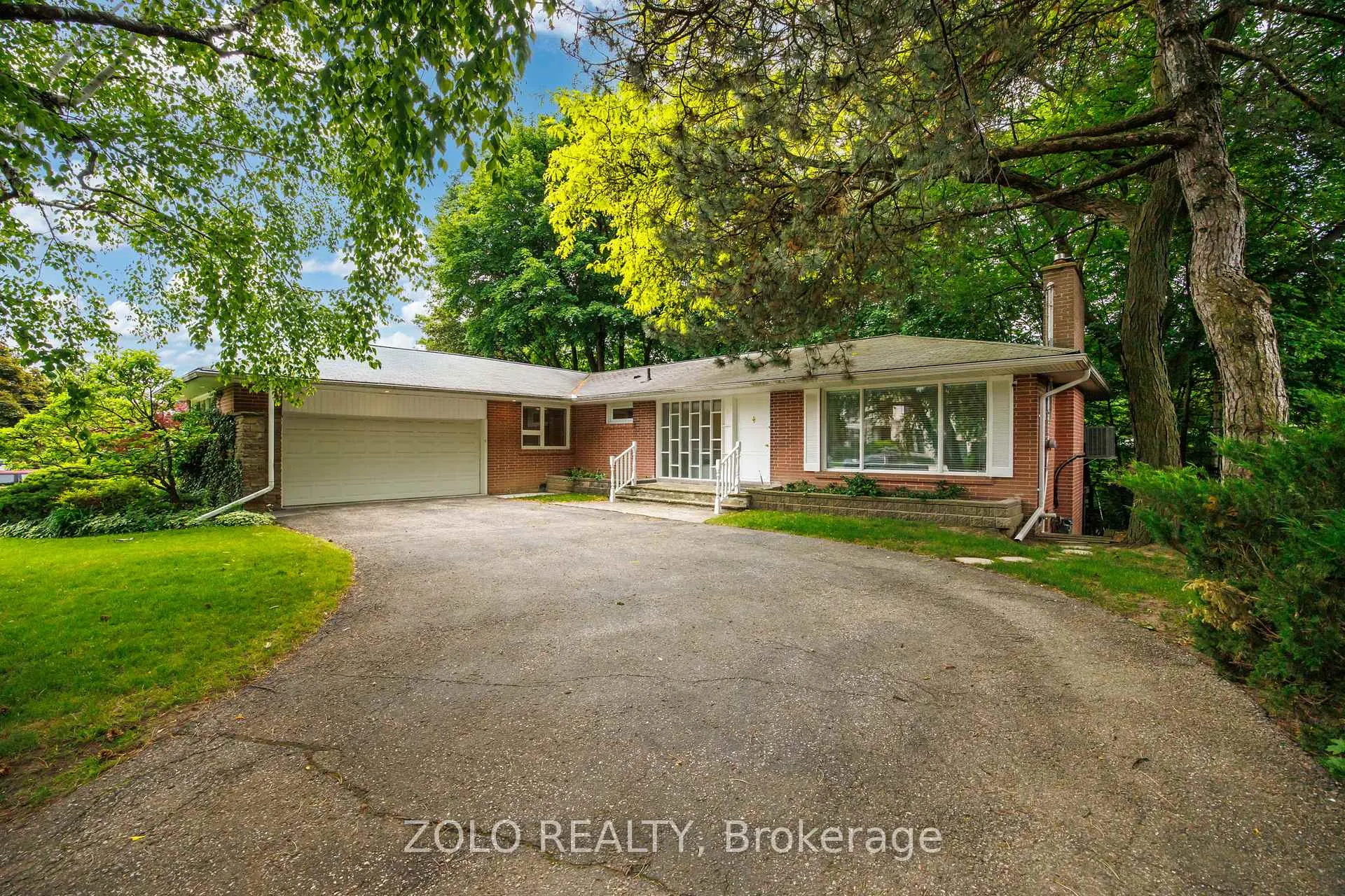 Front of 17 Hi Mount Drive