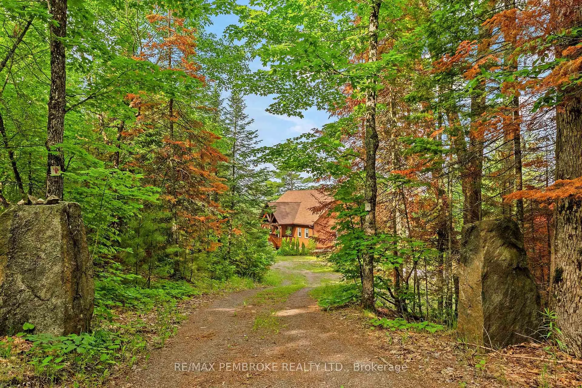 Photo 3 of Unit B, 442 Stringer Drive, Faraday — HOMEH