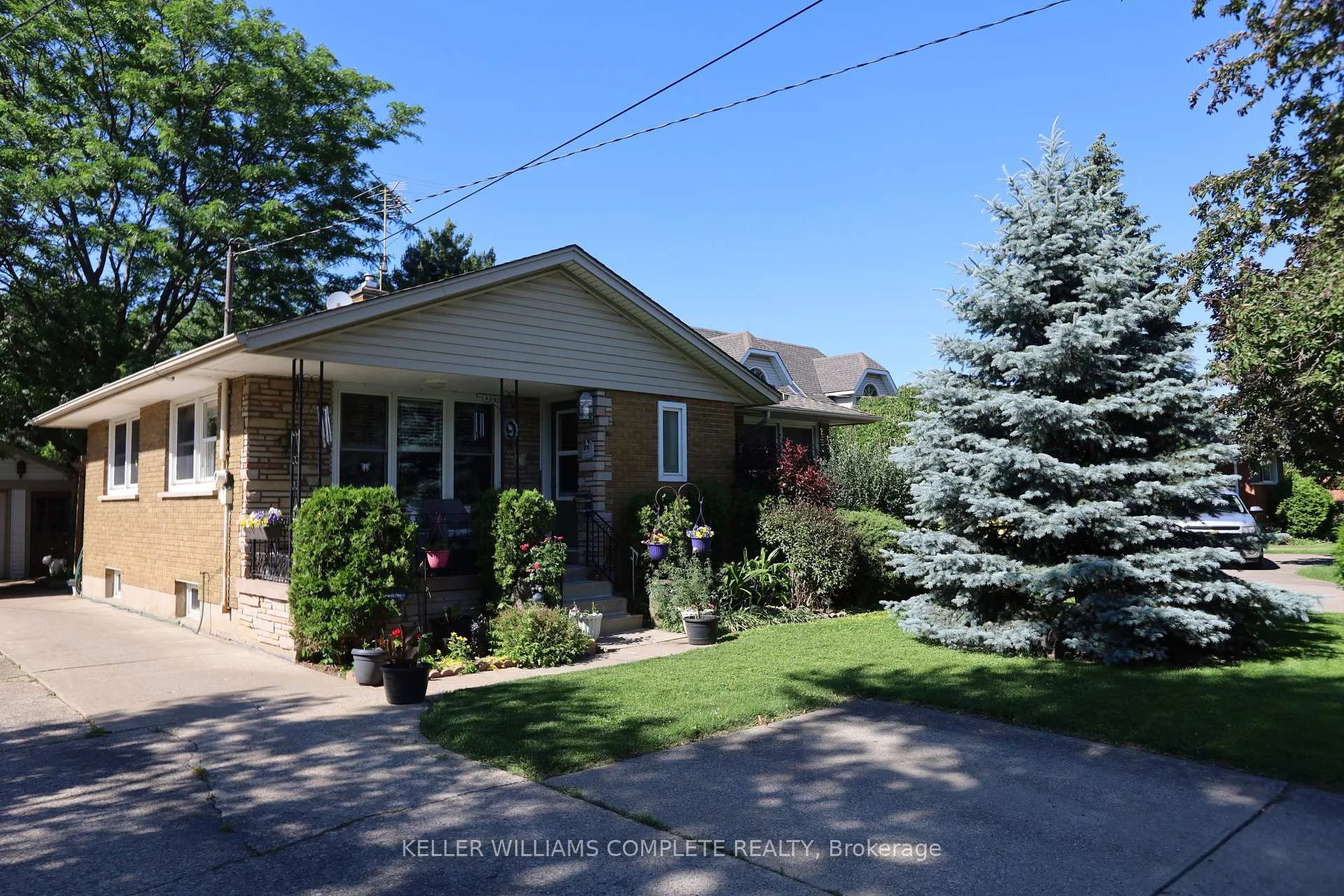 Photo 2 of 9 Cecil Street, St. Catharines, Lakeport — HOMEH