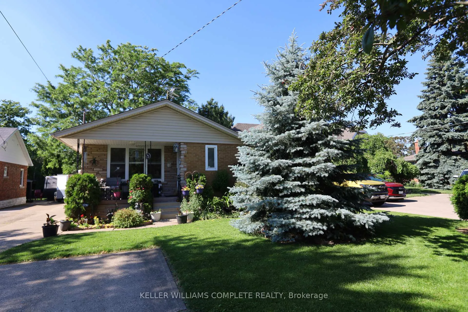 Photo 3 of 9 Cecil Street, St. Catharines, Lakeport — HOMEH