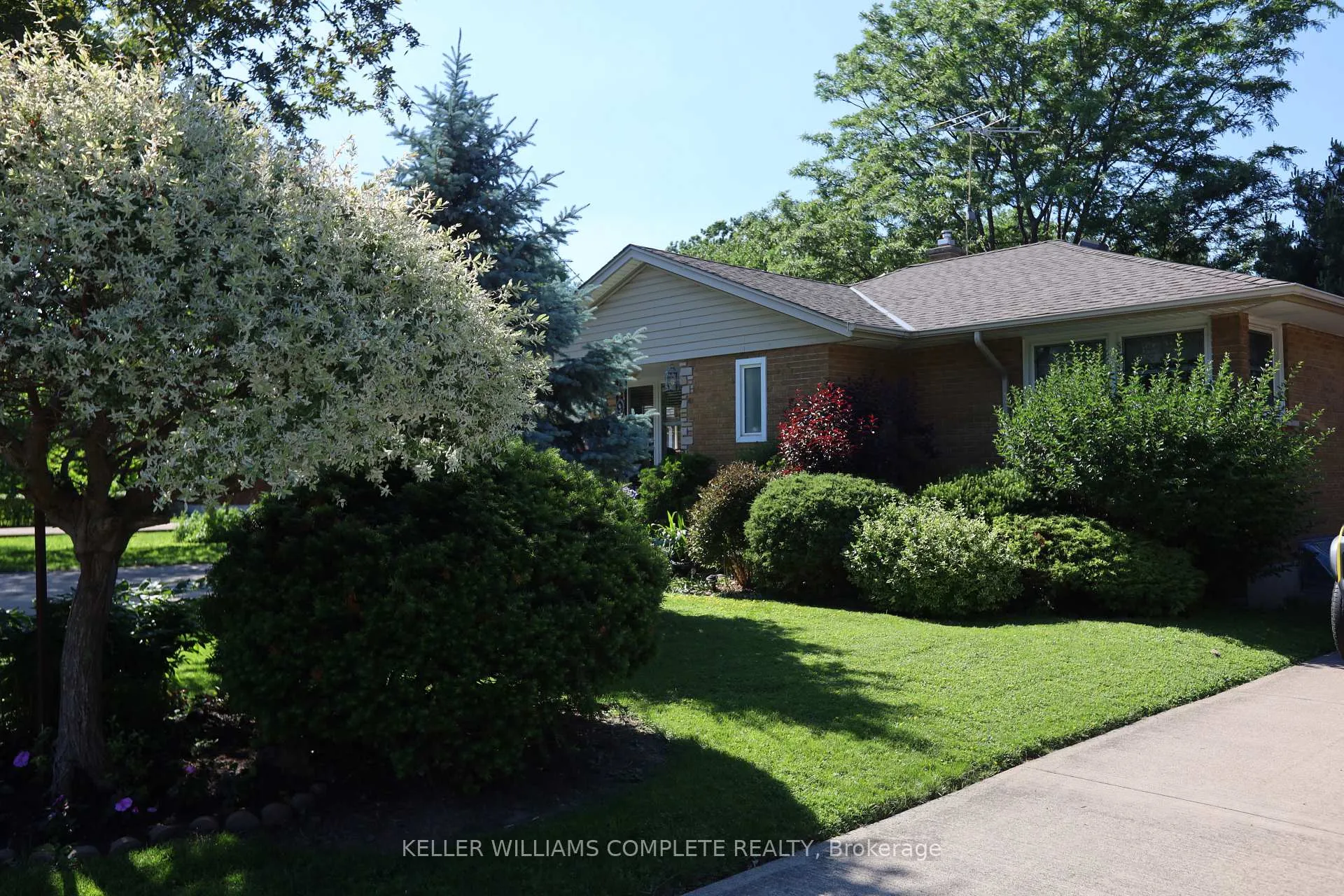 Photo 4 of 9 Cecil Street, St. Catharines, Lakeport — HOMEH