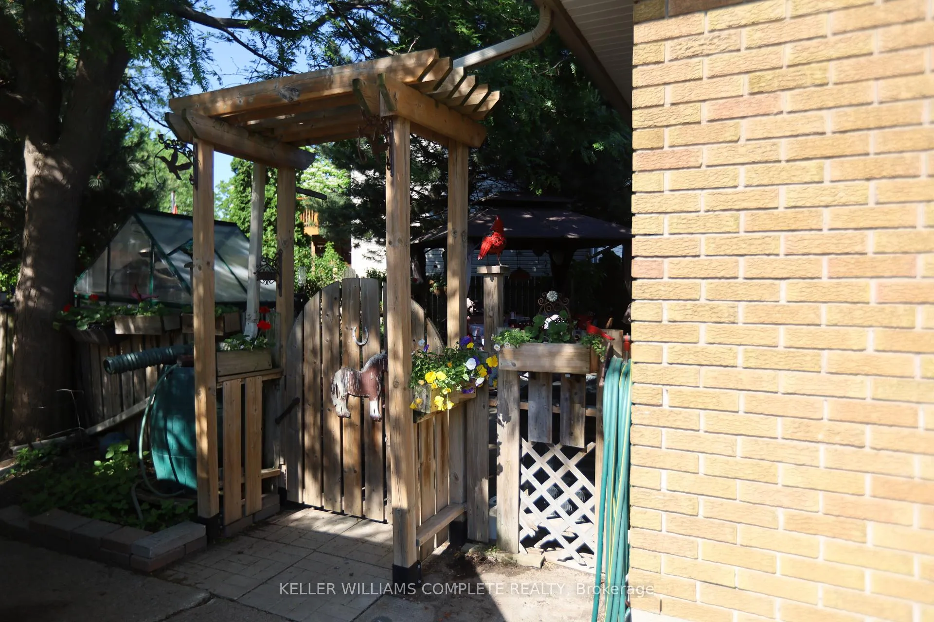 Photo 10 of 9 Cecil Street, St. Catharines, Lakeport — HOMEH