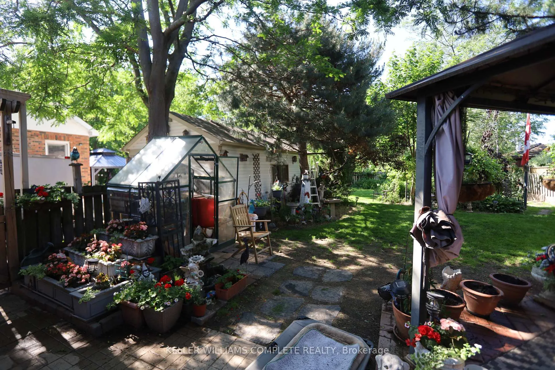 Photo 11 of 9 Cecil Street, St. Catharines, Lakeport — HOMEH