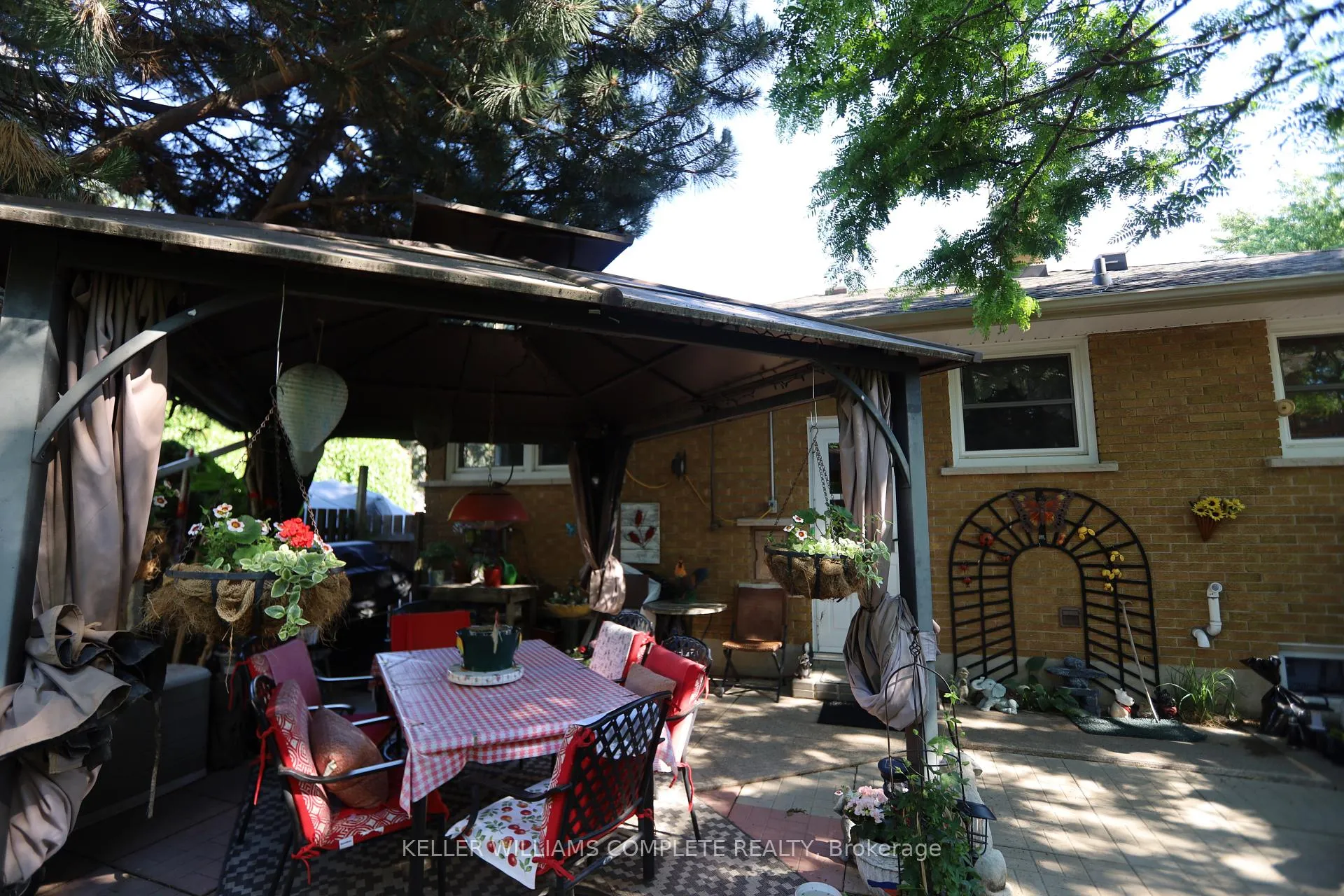 Photo 19 of 9 Cecil Street, St. Catharines, Lakeport — HOMEH