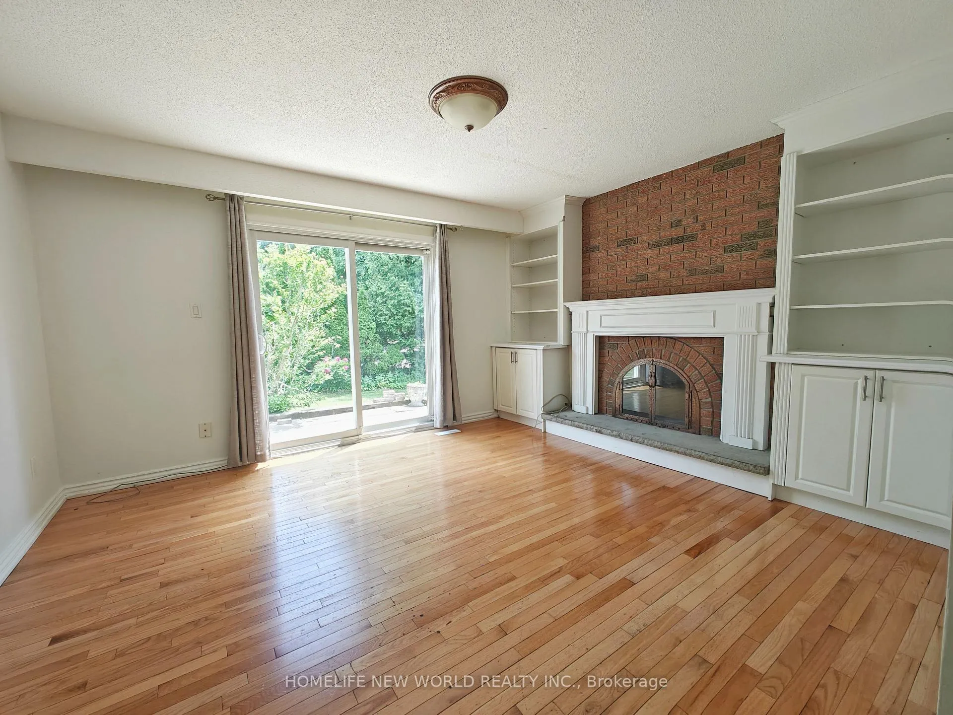 Photo 7 of 205 Risebrough Circuit, Markham, Milliken Mills West — HOMEH