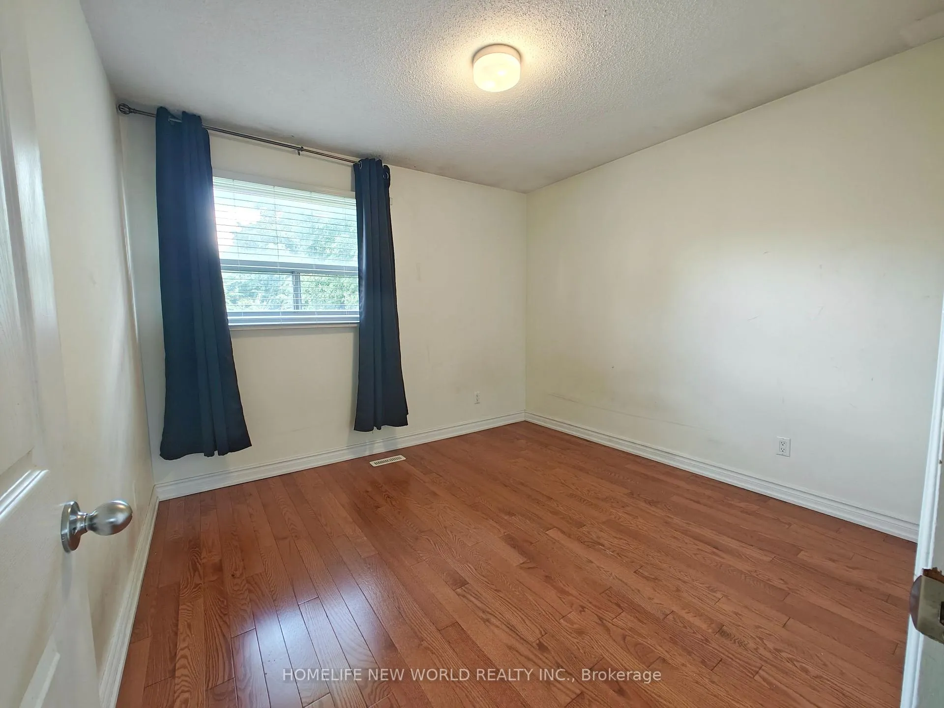 Photo 12 of 205 Risebrough Circuit, Markham, Milliken Mills West — HOMEH