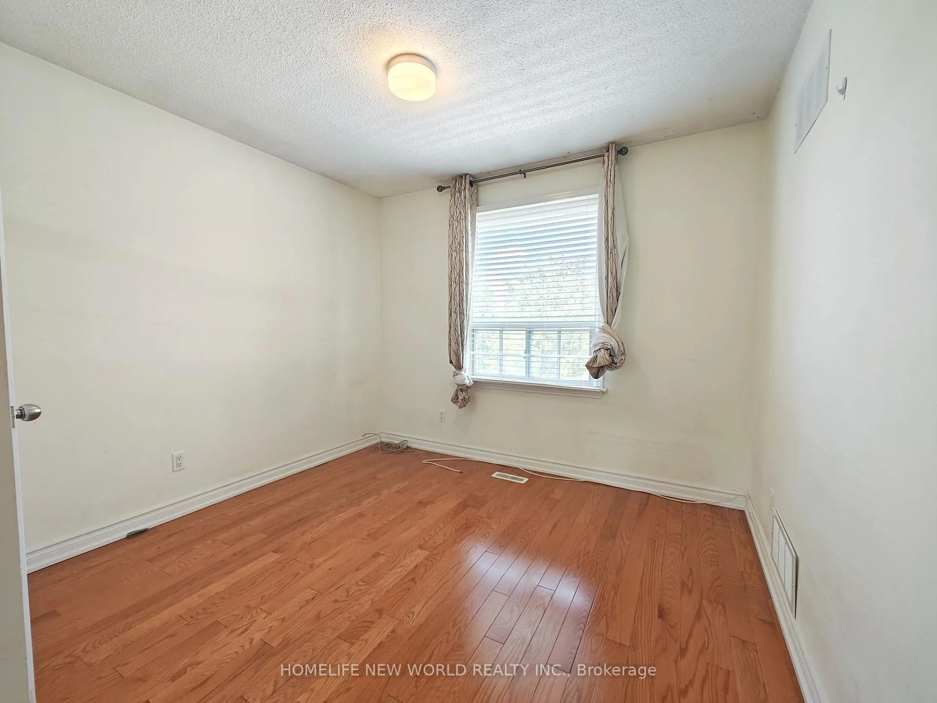 Photo 13 of 205 Risebrough Circuit, Markham, Milliken Mills West — HOMEH