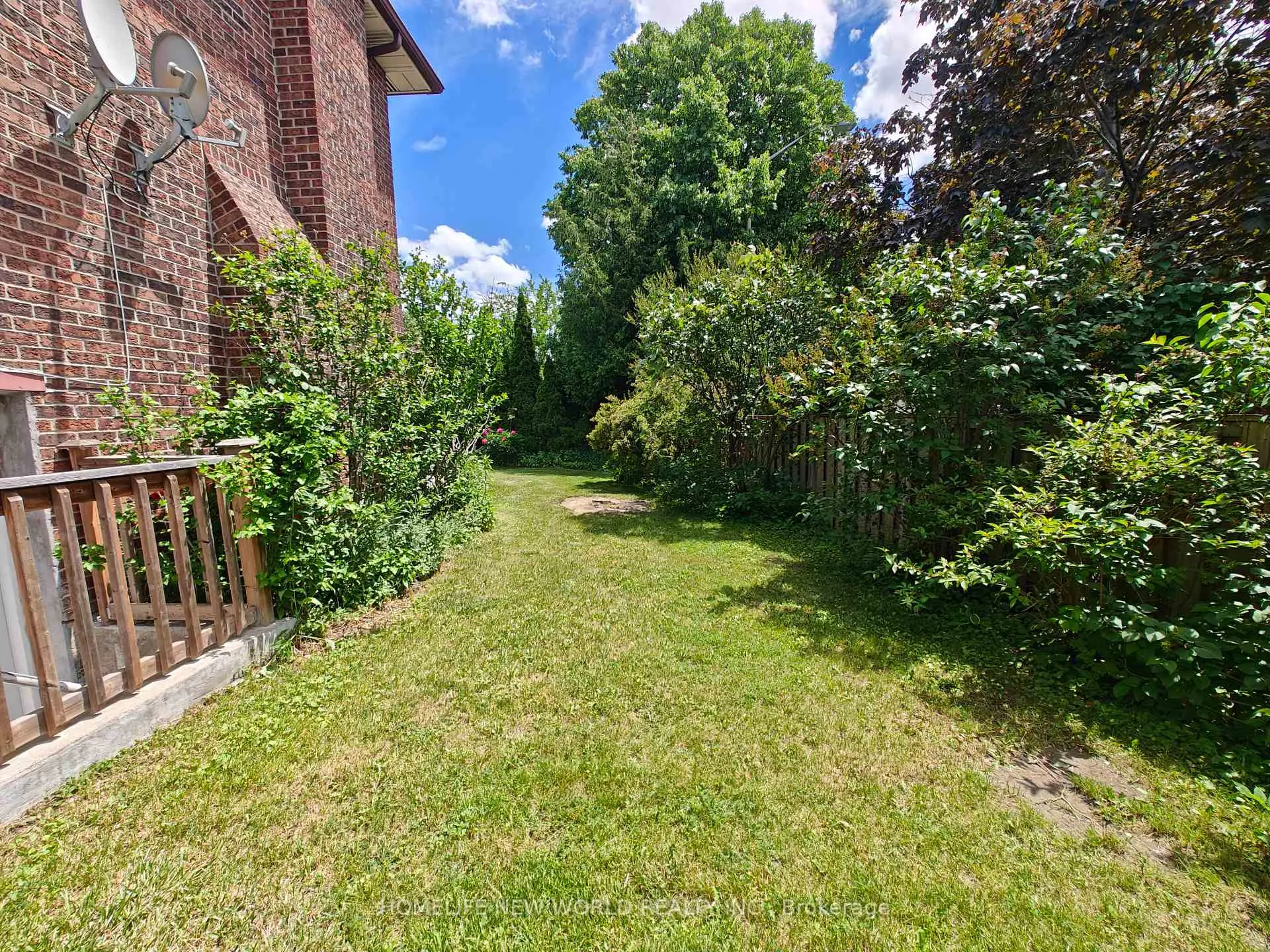 Photo 18 of 205 Risebrough Circuit, Markham, Milliken Mills West — HOMEH
