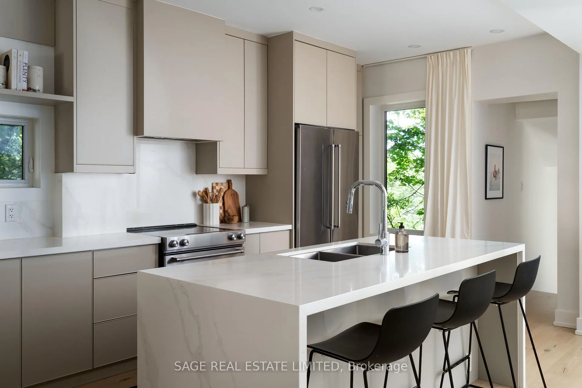 Photo 10 of 51 Mountview Avenue, Toronto, High Park North — HOMEH