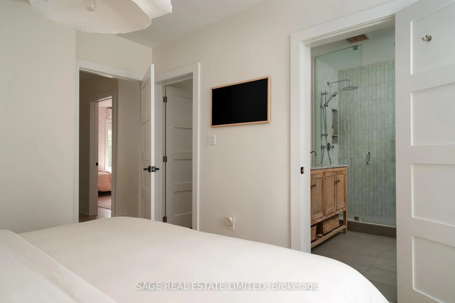 Photo 16 of 51 Mountview Avenue, Toronto, High Park North — HOMEH