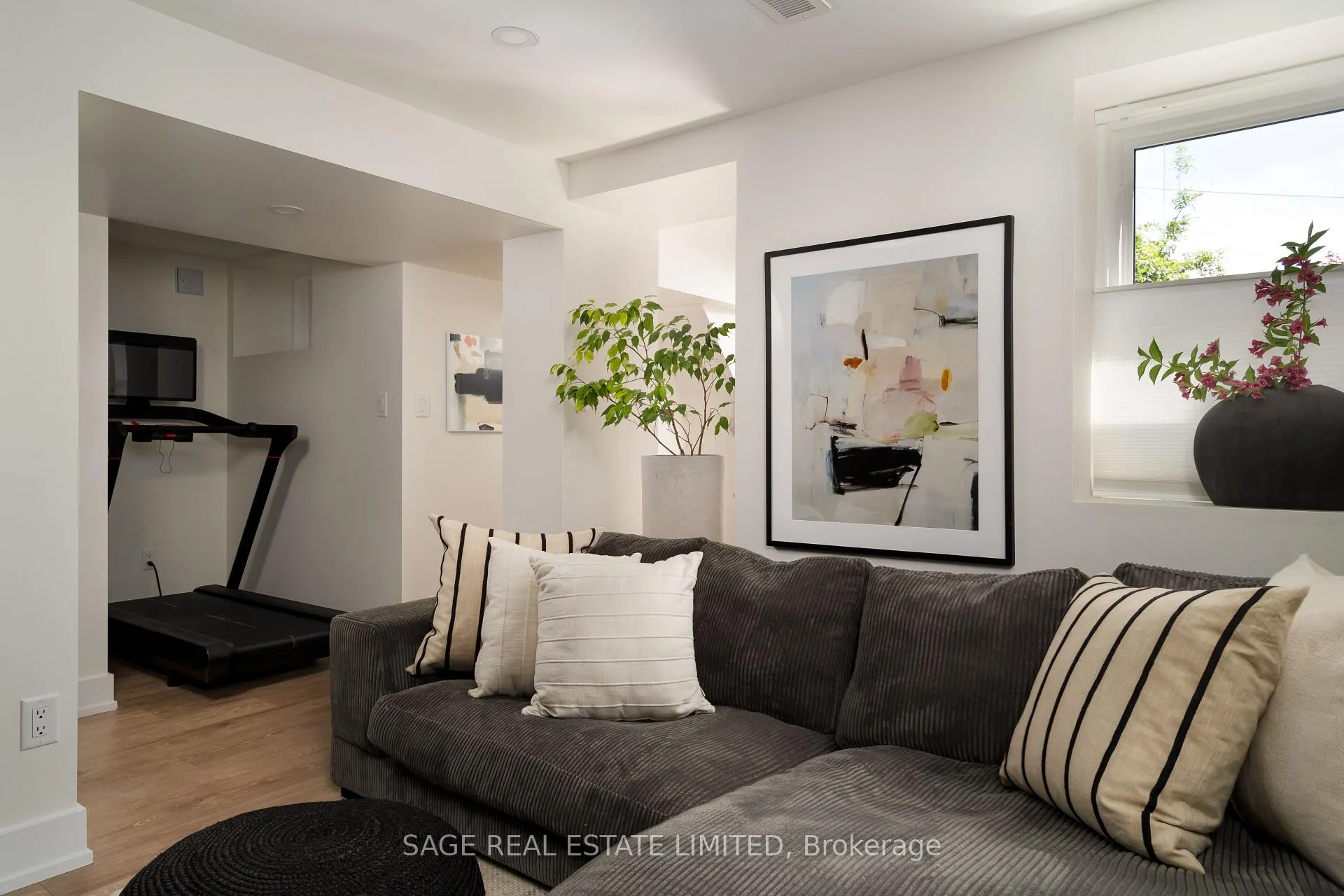 Photo 33 of 51 Mountview Avenue, Toronto, High Park North — HOMEH