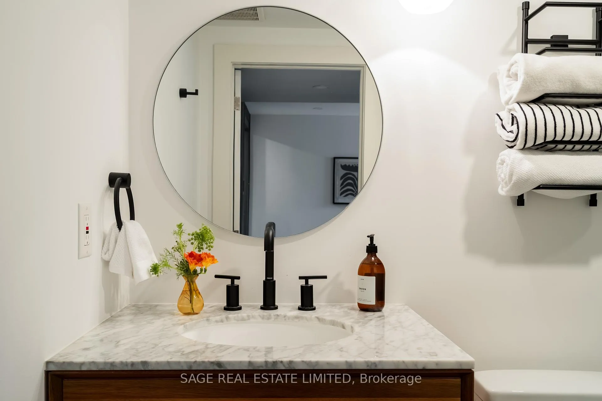 Photo 37 of 51 Mountview Avenue, Toronto, High Park North — HOMEH