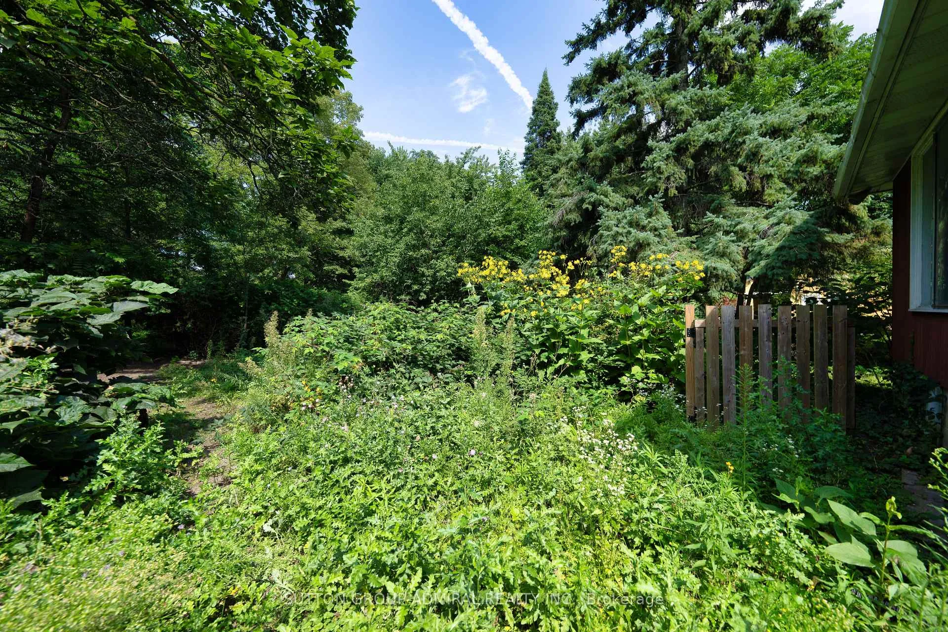 Photo 40 of 60 Arnold Avenue, Vaughan, Crestwood-Springfarm-Yorkhill — HOMEH