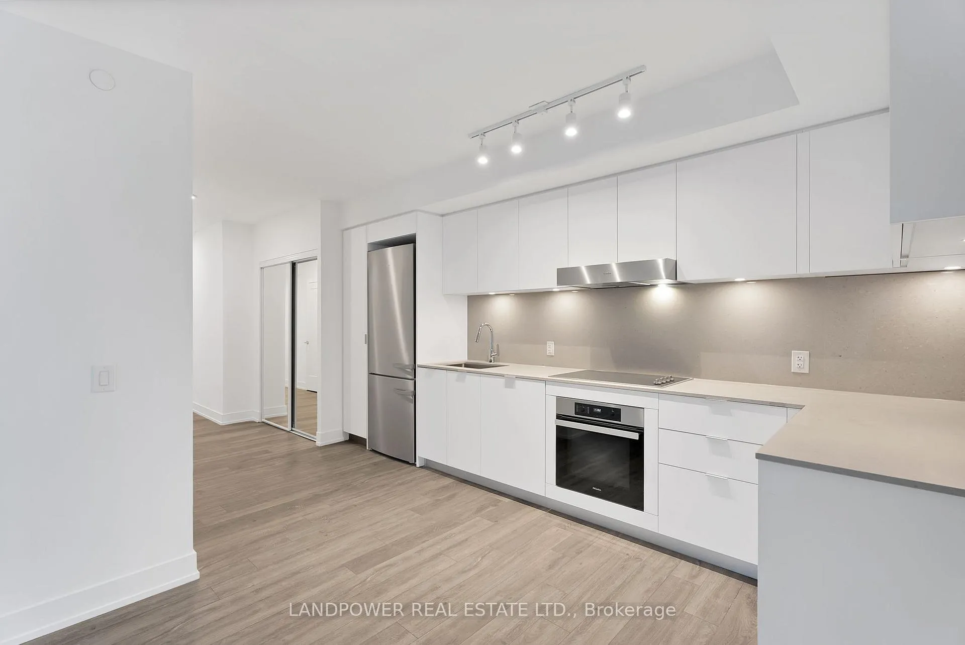 Photo 6 of Unit 809, 9 Clegg Road, Markham, Unionville — HOMEH
