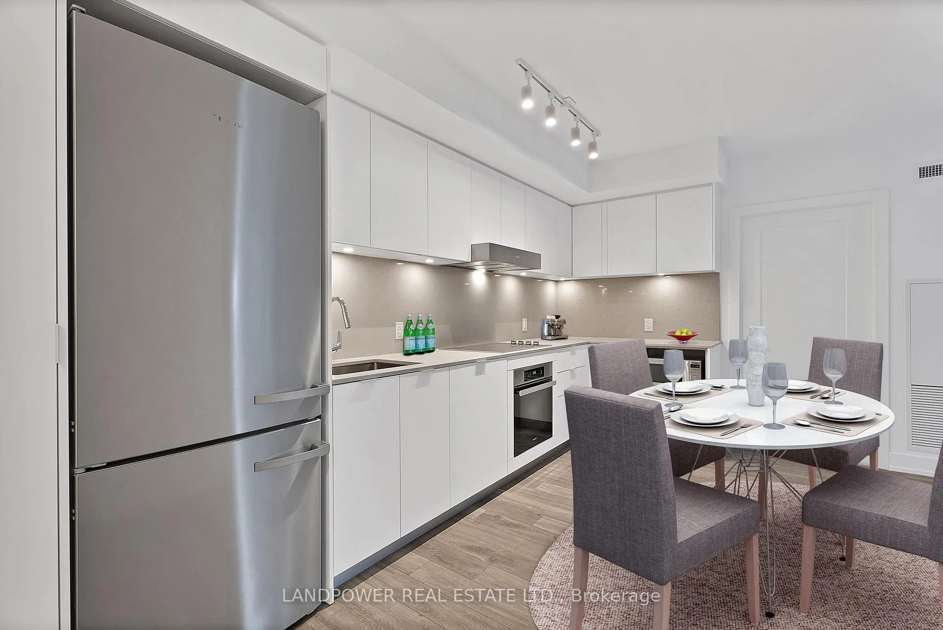 Photo 8 of Unit 809, 9 Clegg Road, Markham, Unionville — HOMEH