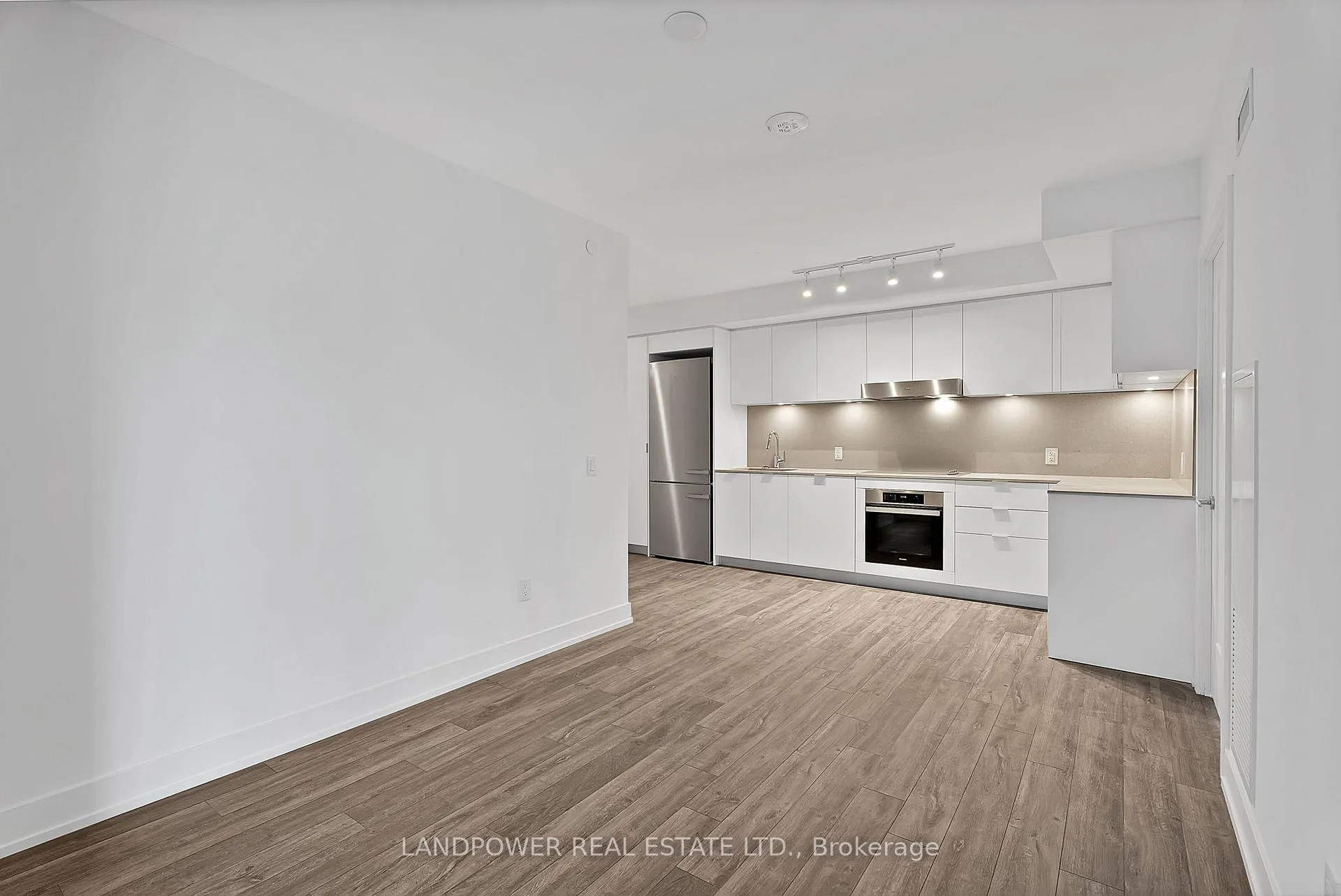 Photo 10 of Unit 809, 9 Clegg Road, Markham, Unionville — HOMEH
